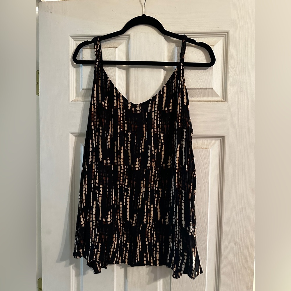 Torrid Black and Cream tank top
